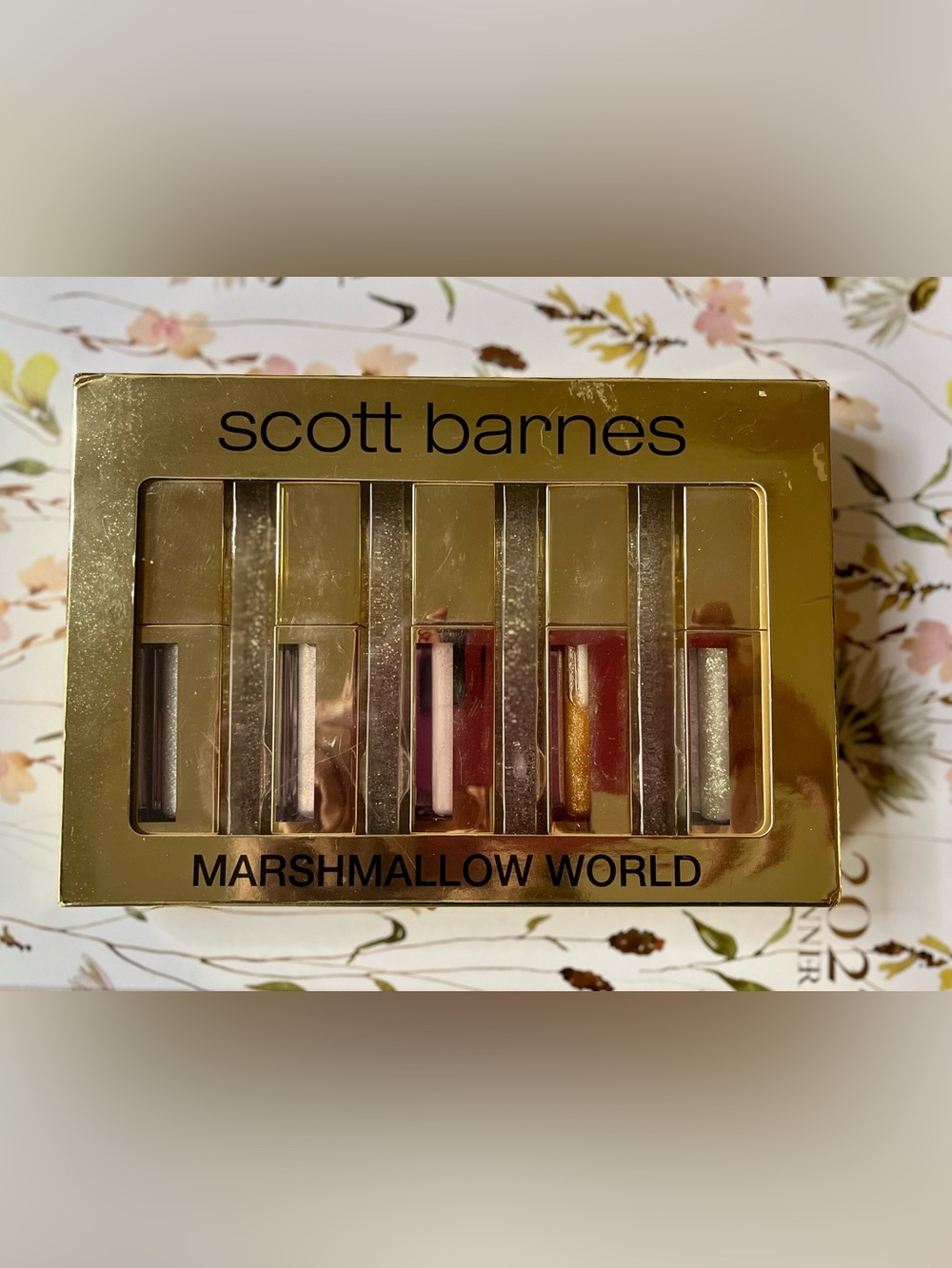 Scott Barnes Marshmallow World Lip Gloss Set 5 Piece NIB - Picture 1 of 5